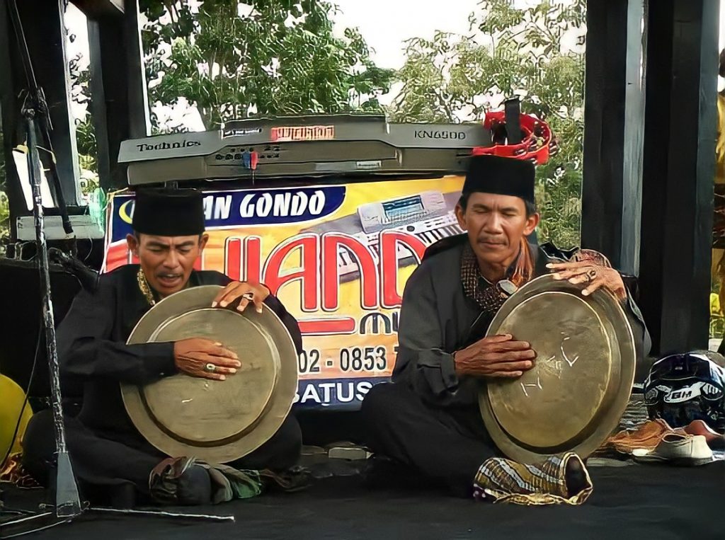 Tari Salawat Dulang Desa Sikabau