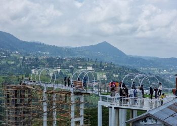 Kemuning Sky Hills Punya Jembatan Kaca Sepanjang 120 Meter