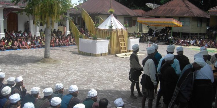 Pameleon Bolon, Upacara Suci Pemeluk Agama Parmalim