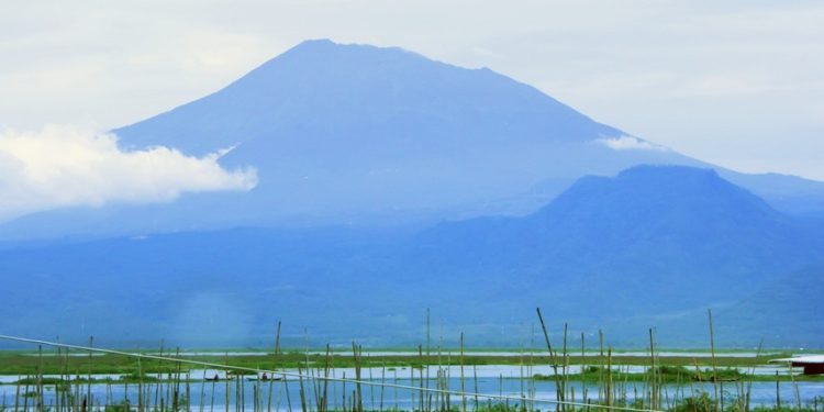 Menikmati Sejuknya Udara di Rawa Pening