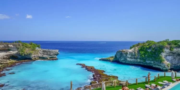 Pantai Blue Lagoon Bali, Perairan Memukau di Timur Pulau Dewata