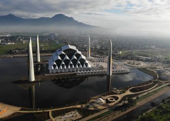 Masjid Al-Jabbar, Destinasi Wisata Religi di Jawa Barat