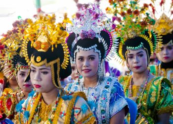 Ritual Karia, Tradisi Pingitan Para Gadis Muna