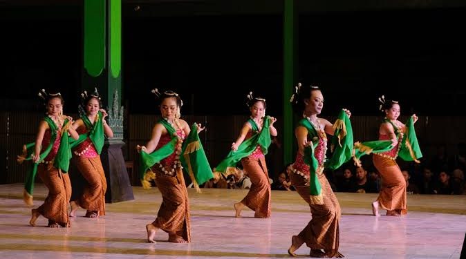 Tari Gambyong, Paduan Gerakan Luwes Para Penari dan Gamelan