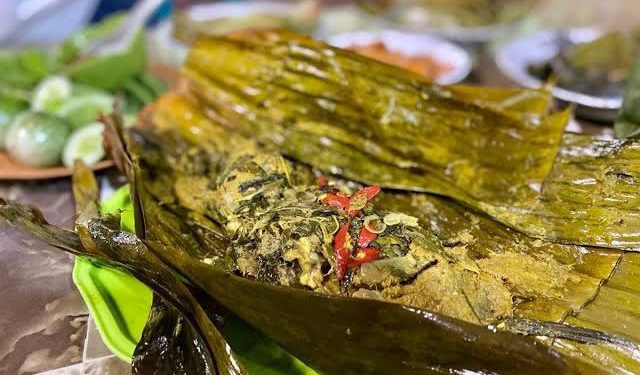 Kelezatan Pepes Jambal, Kuliner Tersohor di Karawang