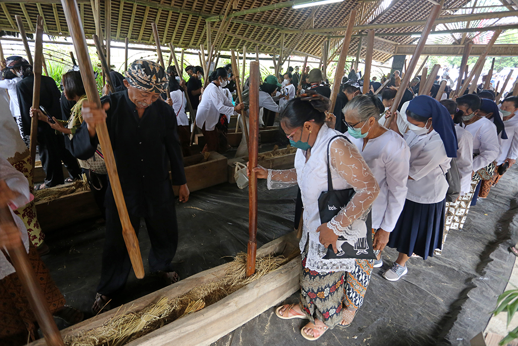 Tradisi Seren Taun asal Kuningan