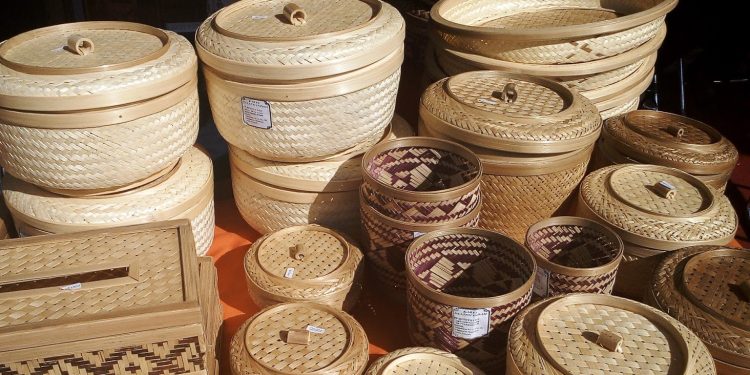 Anyaman Bambu Kreasi Sukabumi Masih Menjadi Primadona