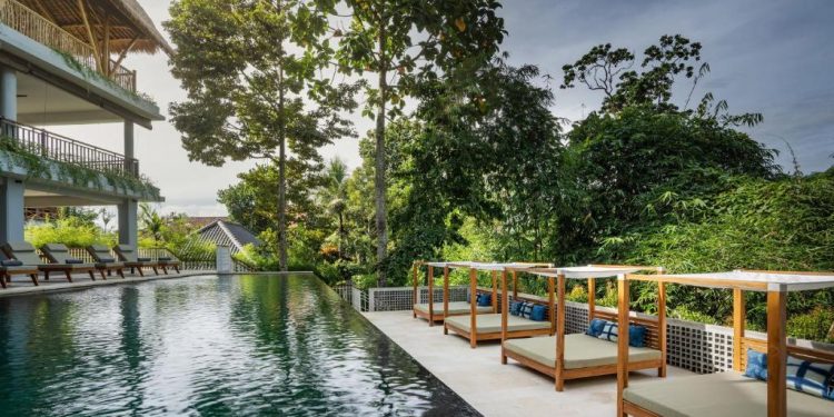 Sentuhan Gaya Hidup Bali Terpampang Nyata di Dinara Hotel
