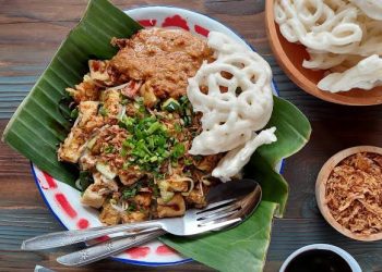 Nasi Lengko, Kuliner Lezat Asal Cirebon