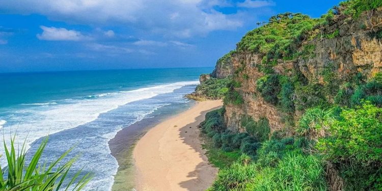 Pantai Watunene, Destinasi Hidden Gem di Gunungkidul