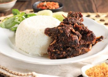 Kelezatan Nasi Bebek Bumbu Hitam, Kuliner Populer Khas Madura