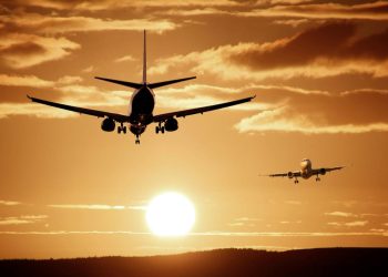 Harga Tiket Pesawat Turun 10 Persen Saat Libur Nataru 2025