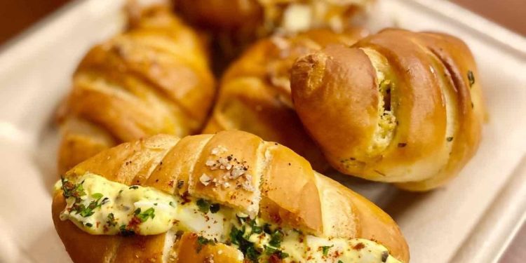 Panduan Kuliner Hits di Kawasan Blok M Square