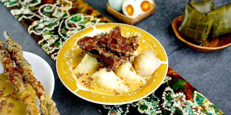 Ketupat Kandangan, Harmoni Ketupat dan Ikan Gabus khas Banjar