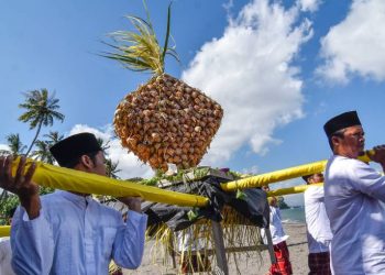 Mengenal Tradisi Lebaran Ketupat di Pulau Lombok