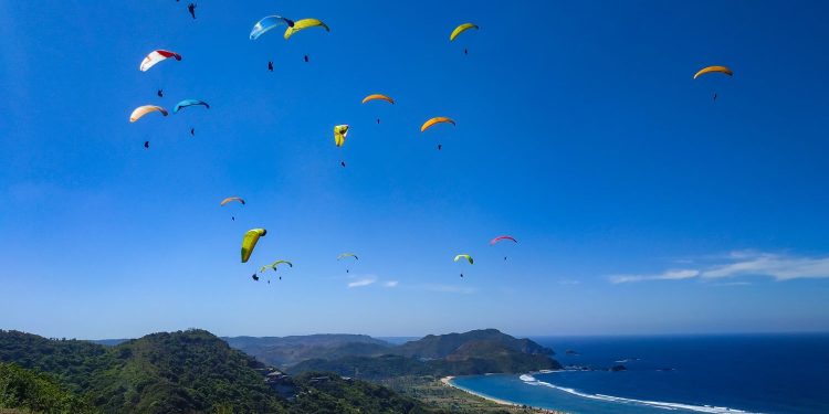 Sky Lancing Lombok Bakal Jadi Magnet Paralayang Dunia