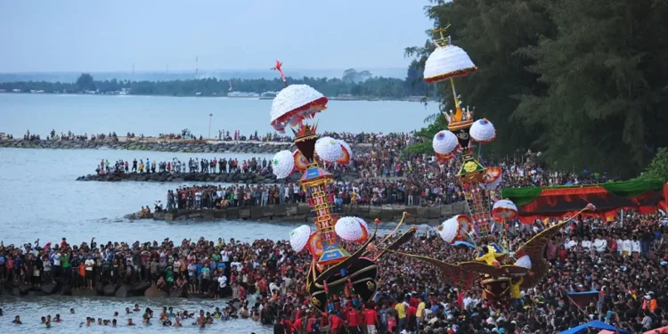 Festival Tabuik, Upacara Adat Minangkabau di Pantai Pariaman