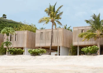 Innit Lombok, Istana Pasir Penuh Ketenangan